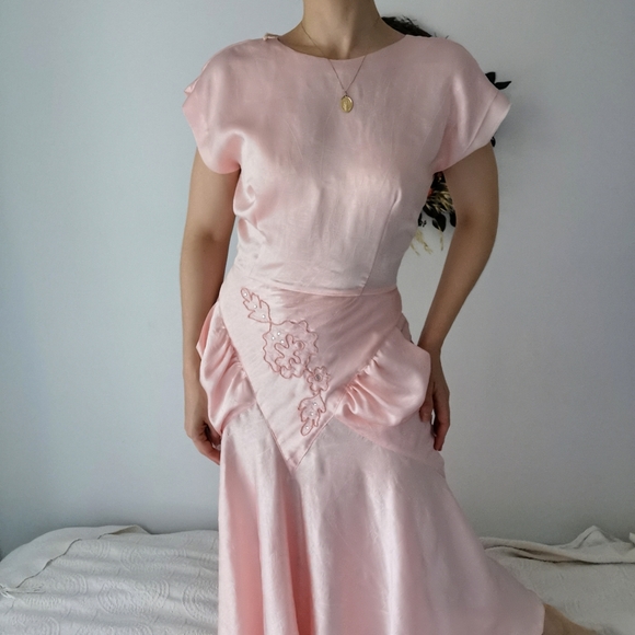 Medium vintage pink satin cocktail dress, women's retro evening wear - Picture 2 of 10